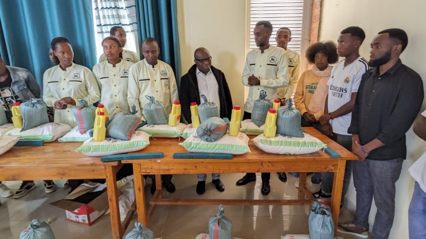 GICUMBI: Ubuyobozi bw'Abanyeshuri muri UTAB bwaremeye bamwe muri bagenzi babo bahuye n'ibibazo