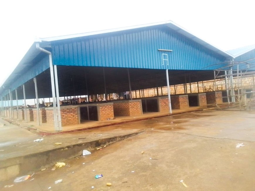 NYAGATARE: Abakorera muri Centre ya Mimuli barasaba kuvugururirwa isoko.