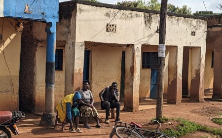 Gicumbi: Hari bamwe mu bagore babyukira mu tubari aho kubyukira mu kazi.
