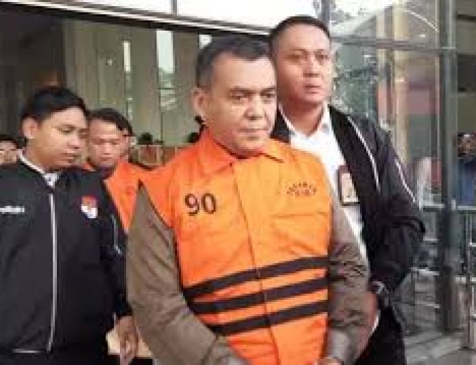 Indonesia: Minisitiri nyuma yo guhatwa ibibazo amasaha icumi yafunzwe.