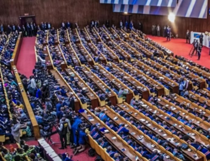 Abadepite bahagarariye Kivu ya Ruguru na Ituri bikuye mu mirimo y’inteko i Kinshasa.
