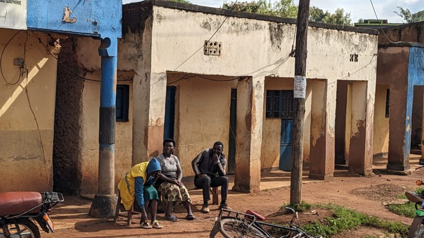 Gicumbi: Hari bamwe mu bagore babyukira mu tubari aho kubyukira mu kazi.