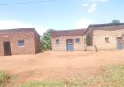 Kayonza: Batizanya ubwiherero na bwo bwubatse bya mwikize.